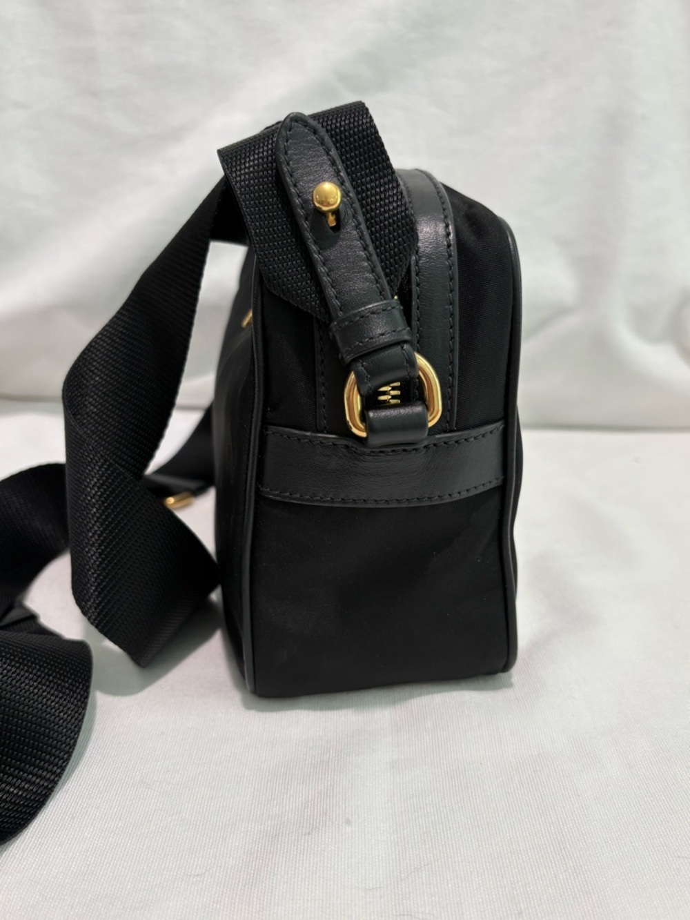 Authentic Prada black crossbody camera bag with cards - Picture 5 of 13